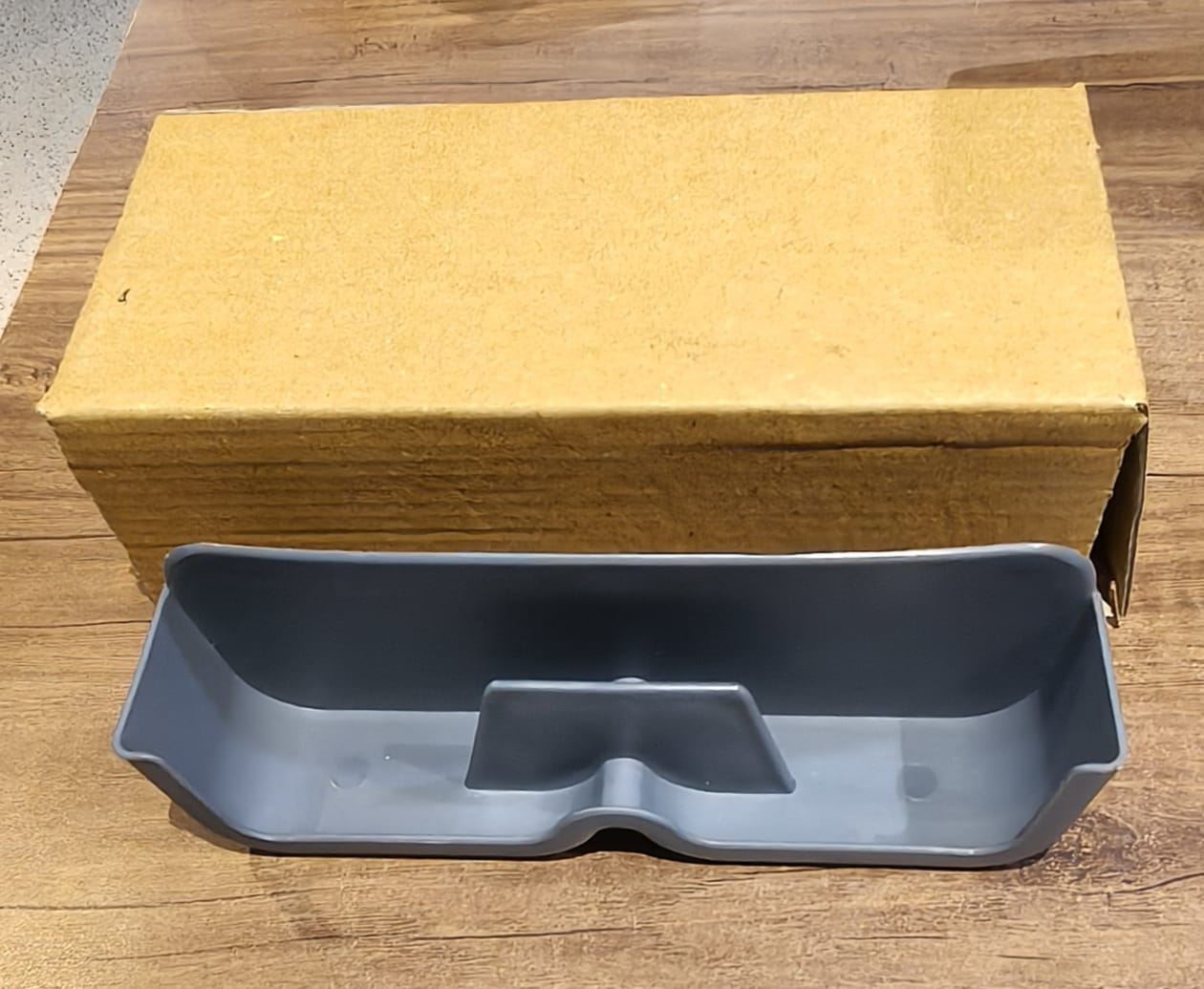 Wall Mounted Sunglasses Holder (Mixcolor & 1 Pc) Wall Mounted Sunglasses Holder (Mixcolor & 1 Pc)